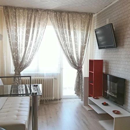 Ana'S Apartment Oradea Eksteriør bilde