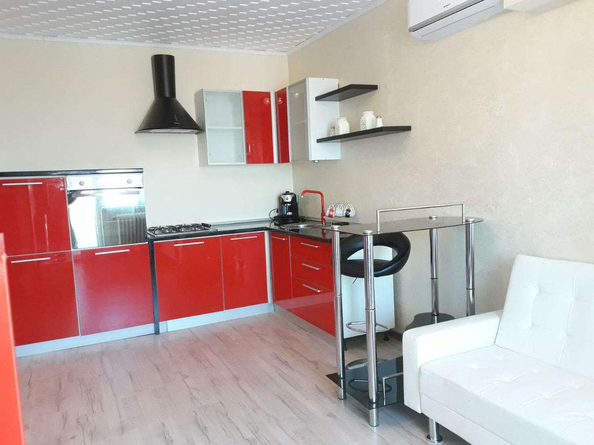 Ana'S Apartment Oradea Eksteriør bilde